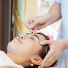 4 Ways Acupuncture Can Make You Feel Better